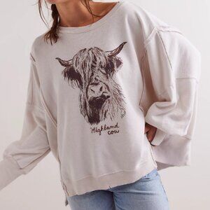 We The Free Graphic Camden Pullover - Highland Cow Combo